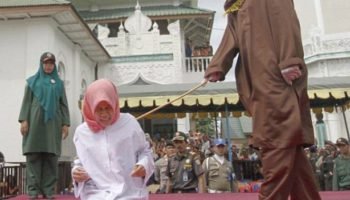 663×442-eksekusi-hukuman-cambuk-di-aceh-jadi-sorotan-media-barat-160101k